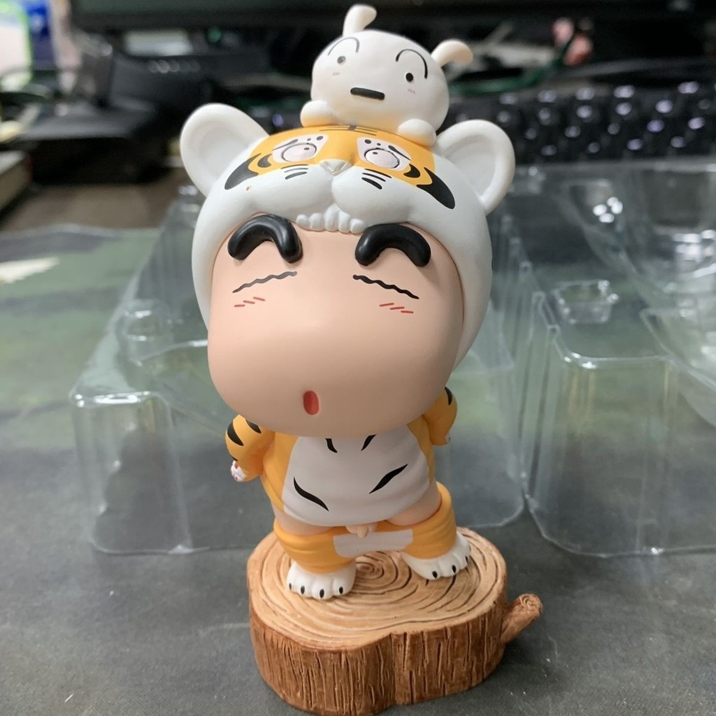 สต็อกที่มีอยู่ art toy Crayon Shin-Chan อะนิเมะรูป Nohara Shinnosuke ปีเสือจํากัด Tiger Shin-Chan รู