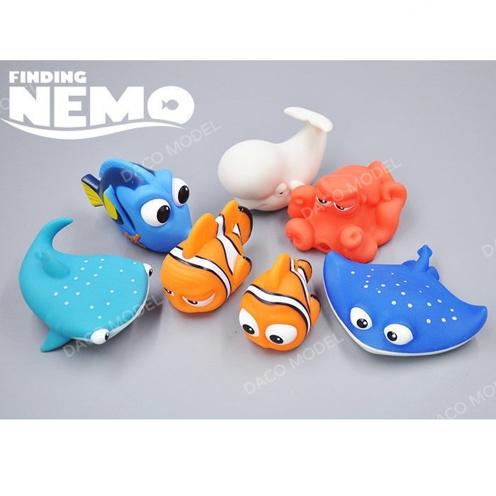 ของแท้ Finding Nemo Clownfish Nemo Dolly เด็กเด็กเล่นน้ําสเปรย์อาบน้ําของเล่นลอยตุ๊กตา