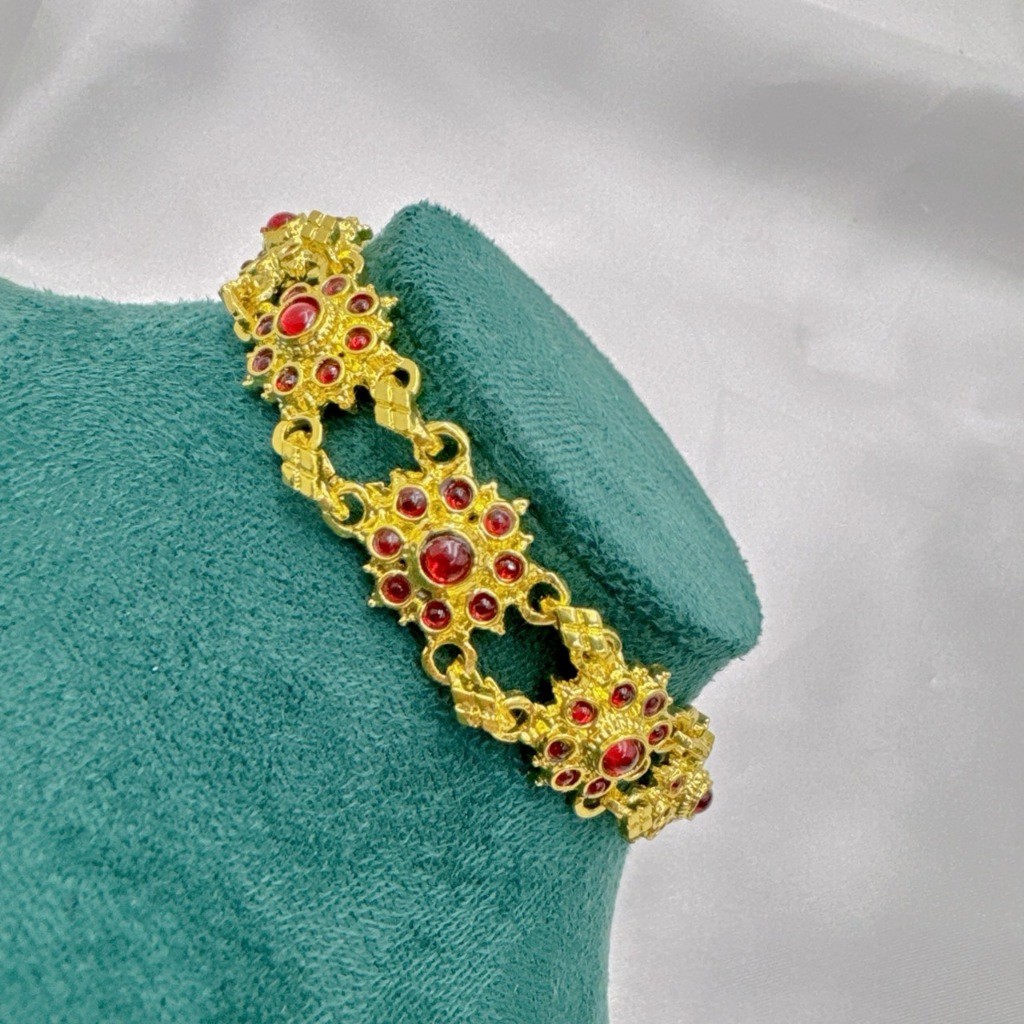 vintage jewelryกำไรข้อมือ สร้อยข้อมือ เครื่องประดับชุดไทย