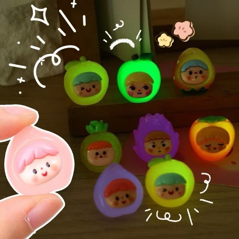 เรซิ่นผลไม้ 3D เรืองแสง ของเล่น น่ารัก ตุ๊กตาเรซิ่น ขนาดเล็ก พีช,สตรอเบอร์รี่,สีส้ม-เรืองแสงในที่มืด สุ่มลาย