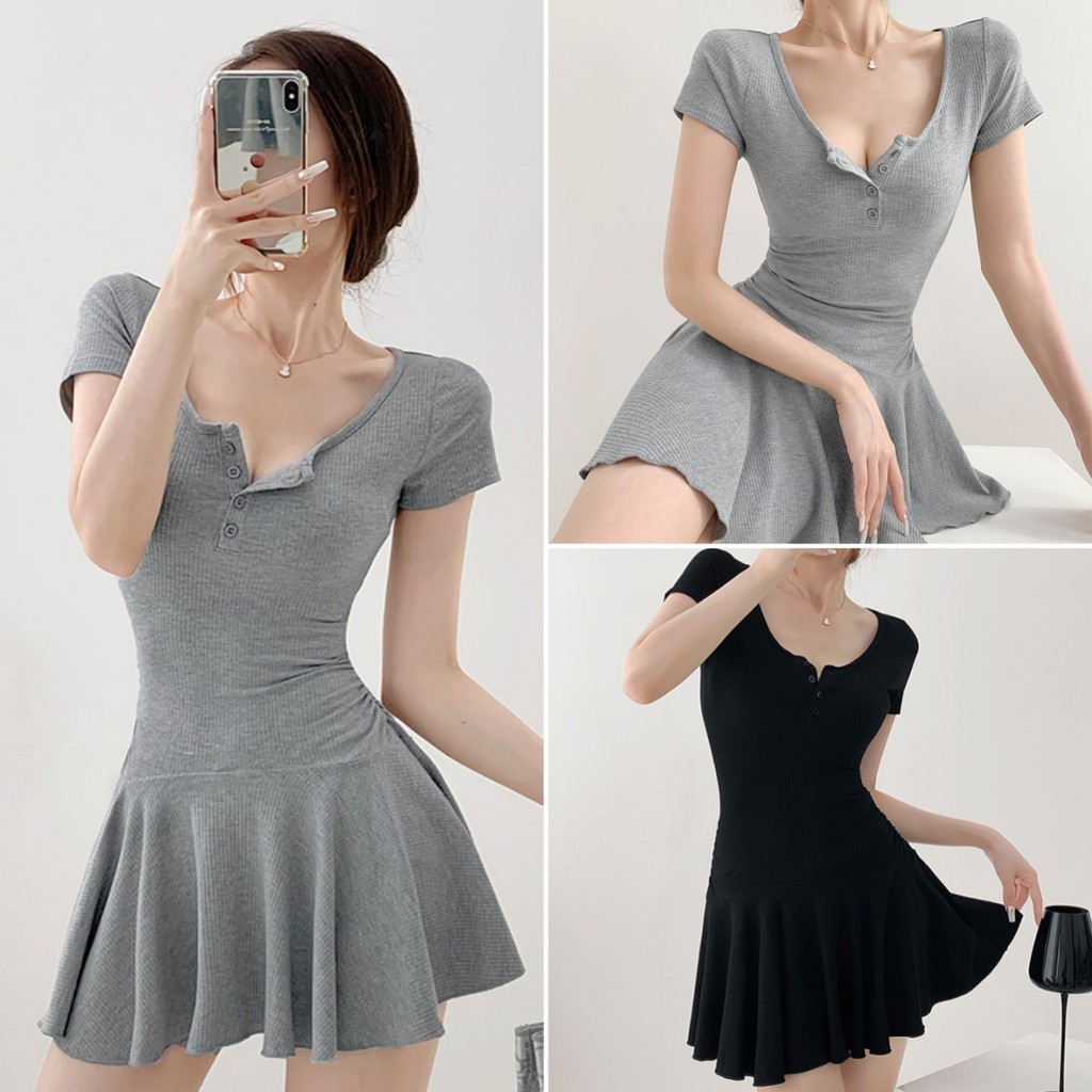 cherryshop🍒พร้อมส่ง ชุดเดรสผู้หญิง มินิเดรส ชุดรัดรูป แขนสั้นคอยู ทรงเอ ดีไซน์ปุ่ม สไตล์เกาหลี เซ๊กซี่