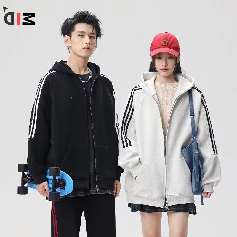 ลายทางแฟชั่นคู่ที่เรียบง่ายเสื้อกันหนาวหมวกความงามถนนสูงคาร์ดิแกนแจ็คเก็ตคลุมด้วยผ้าแนวโน้มสบายๆเกาหลีแจ็คเก็ตผู้ชาย