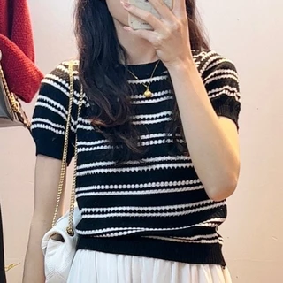 เสื้อลายถักคอกลมแขนสั้นสำหรับผู้หญิง
