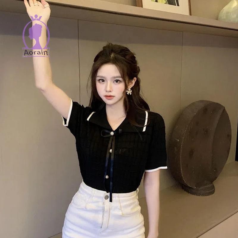 เสื้อยืดถักสำหรับผู้หญิง ออกแบบมาในสไตล์ทันสมัยและกระชับ เหมาะสำหรับฤดูร้อน