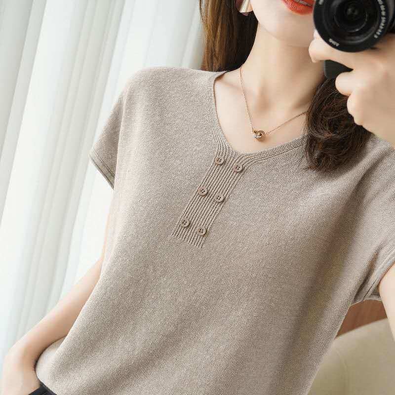 เสื้อกันหนาวแขนสั้นสำหรับผู้หญิง ทรงคอวี ดีไซน์สลิมฟิต ในสไตล์เกาหลี พอดีตัวและสวมใส่ง่าย เป็นเสื้อถักบางเบา