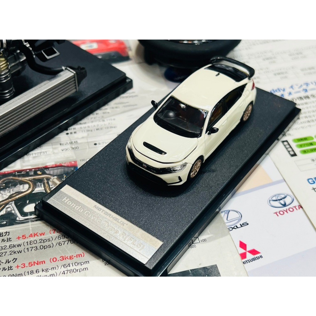 โมเดลรถยนต์ MOTORHELIX 1/64 Honda Civic Type R FL5 Mugen MF10 Wheels Championship White Modelcar รถเ