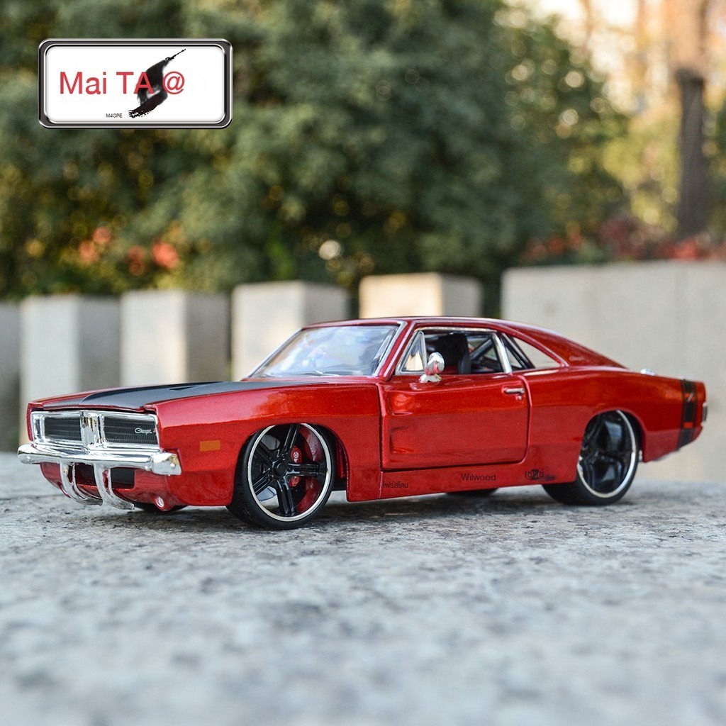 Maisto 1:24 Dodge 1969 War Horse Challenger American muscle Car STATIC simulation Alloy Car Model