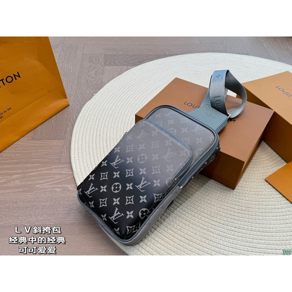 กระเป๋าคาดอกลายดอกไม้คลาสสิกสําหรับกระเป๋าสะพายข้างผู้ชาย 299438