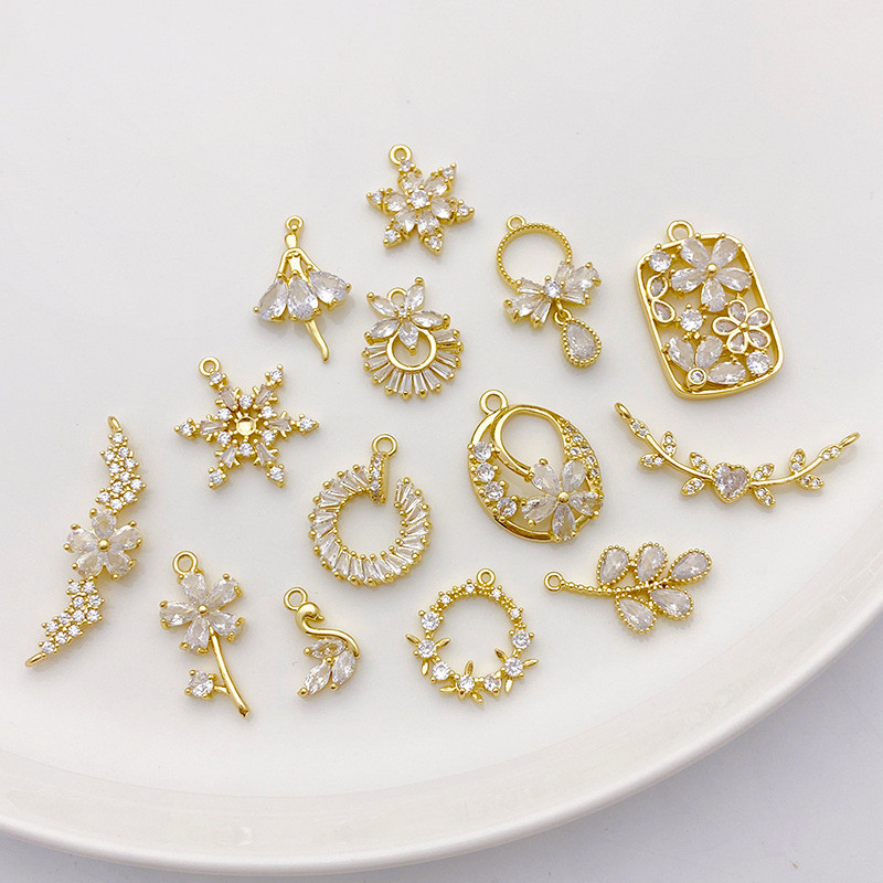 14k Gold-Covered สี Retention Micro-Inlaid Zircon พวงหรีดดอกไม้เกล็ดหิมะจี้ DIY สร้อยข้อมือสร้อยคอจี้ DIY อุปกรณ์เสริม