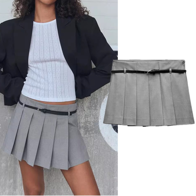 เข็มขัดจับคู่ Zara พร้อมกางเกงชั้นในจีบกว้างสั้น 3067504