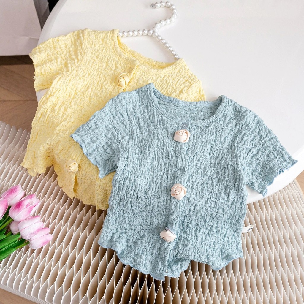 (ใหม่) เสื้อยืดเด็กผู้หญิงสไตล์เจ้าหญิงน้อยสีทึบหวานกุหลาบปุ่มแขนสั้นด้านบน (0-6ปี)แฟชั่นสามมิติดอกไม้ใหญ่เกาหลีแนวโน้มใหม่