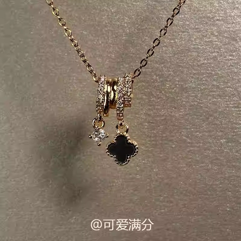 จี้สร้อยคอน่ารักแบบ Four-Leaf Clover สไตล์เรียบหรู ทำจากซิทรินและเหล็กไทเทเนียม