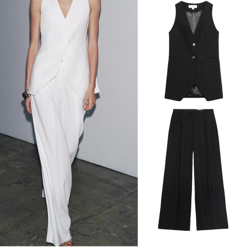เสื้อแขนกุด ZARA และกางเกงขายาวทรงหลวมเอวกลาง