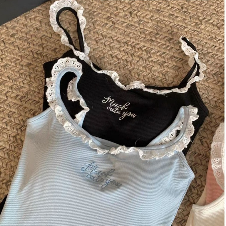 Mini shop🌸พร้อมส่ง🌸(FY1072) เสื้อสายเดี่ยว มีฟองน้ำ แต่งลูกไม้ สีพาสเทล ดีเทลปักลายตัวอักษรน่ารัก ใส่สบาย รูปที่ 7