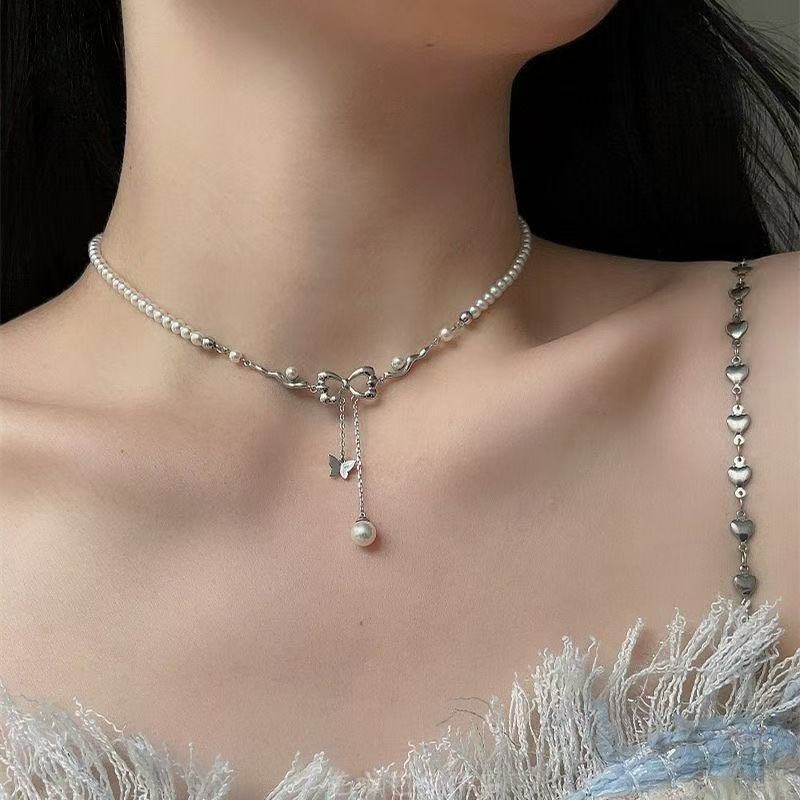 เสน่ห์เสน่ห์เสน่ห์เสน่ห์หญิงอินหรูหราสร้อยคอมุกปมผีเสื้อสําหรับผู้หญิงแสงหรูหราการออกแบบเฉพาะกลุ่มปร