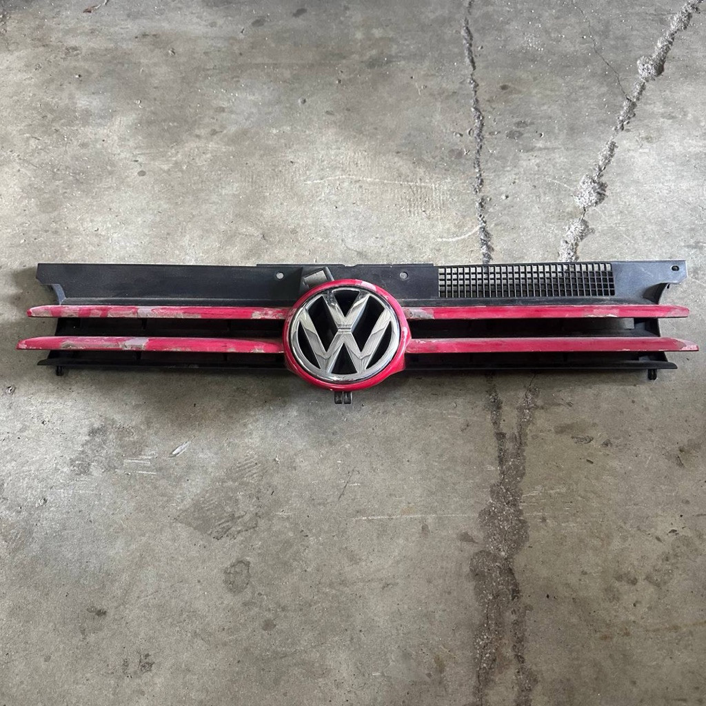 VOLKSWAGEN MK4 FRONT GRILL ใช้แล้วจากญี่ปุ่น