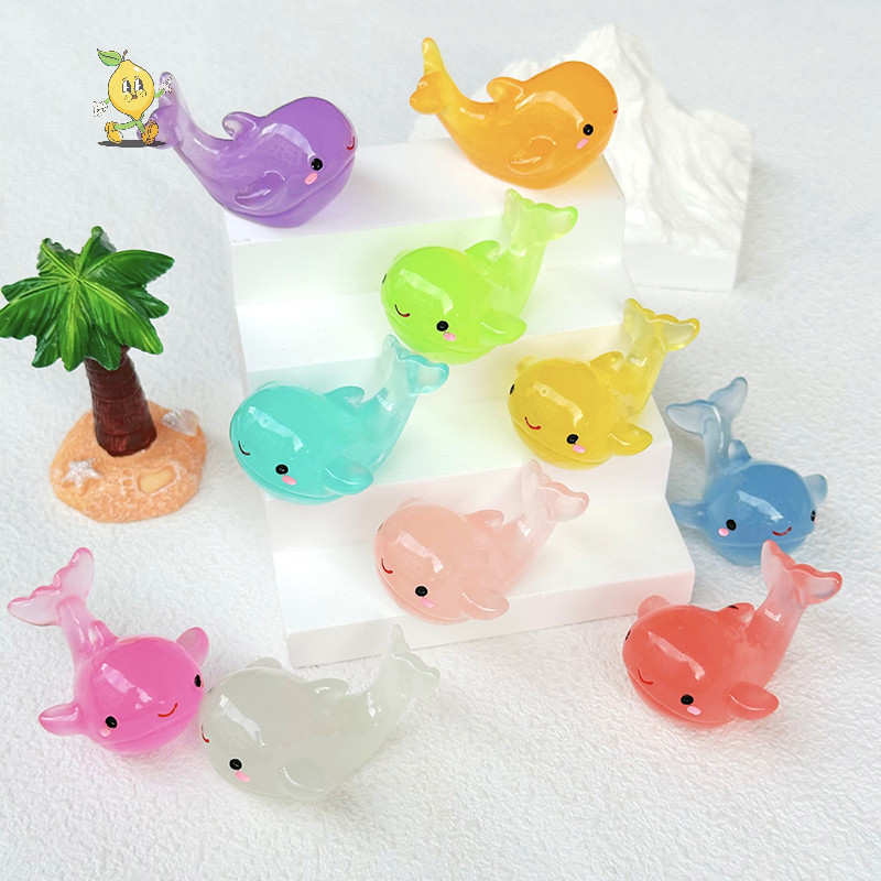 [mozh] 1pc Mini Luminous Whale ตกแต่งบ้านภูมิทัศน์งานฝีมือเรซินปลาวาฬเรืองแสงสวนปลา Miniatures เครื่องประดับตกแต่ง [TH]