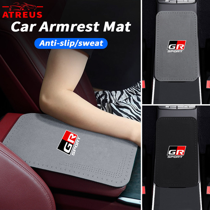 Toyota GR เบาะที่เท้าแขนรถยนต์ ที่วางแขนในรถยนต์ แผ่นรองคอนโซลกลาง รถคอนโซลกลางเบาะ หุ้มที่เท้าแขน ป้องกันที่เท้าแขน แผ่นรองแขน สำหรับ Toyota Prius Fortuner Corolla Cross CHR Camry Wish Vios Veloz Estima Sienta Yaris Ativ Altis Hilux Revo bZ4X Hiace