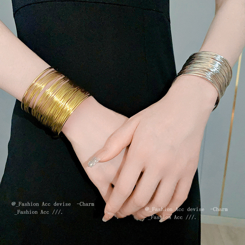 ยุโรปและอเมริกาลวดหลายชั้นเปิดสร้อยข้อมือซอกโอ้อวดความรู้สึกการออกแบบสร้อยข้อมือบุคลิกภาพเครื่องเทศสาวลมเย็นเครื่องประดับมือขายส่ง