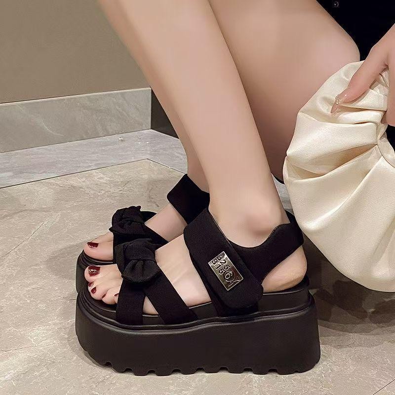 รองเท้าส้นตึกสำหรับผู้หญิง แฟชั่นใหม่ ขนาดเล็ก เพิ่มความสูง 8ซม เหมาะสำหรับการสวมใส่ทั่วไปและกิจกรรมกลางแจ้ง - รูปที่ 3