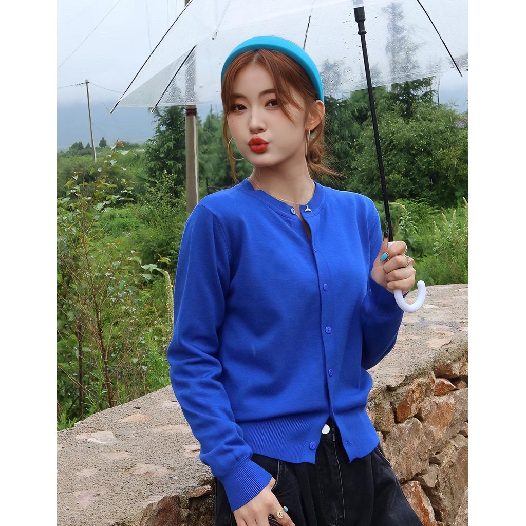 เสื้อสเวตเตอร์ถักสำหรับผู้หญิง เหมาะสำหรับฤดูใบไม้ร่วง สีฟ้า ไซส์เล็ก รอบคอมากมาย