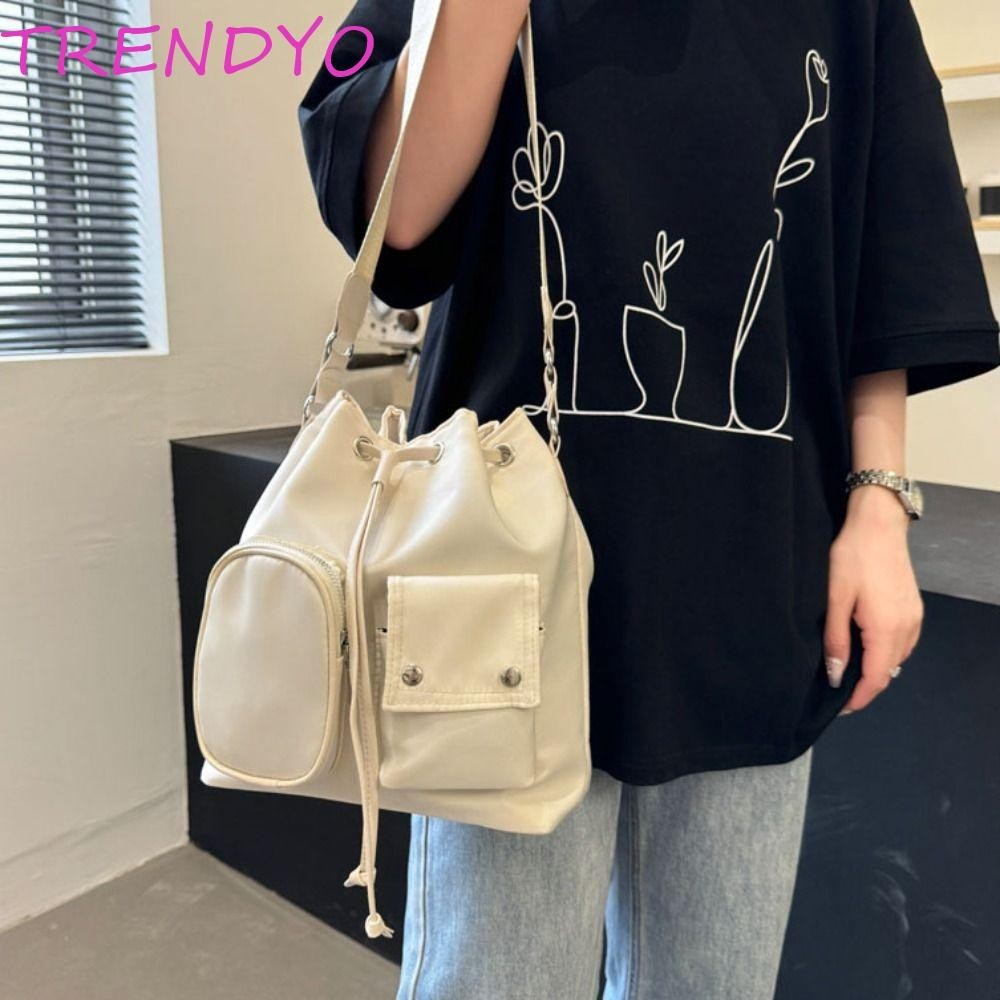 Trendyo Drawstring Bucket Bag, กระเป๋าสะพายข้างไนลอนสีทึบสไตล์เกาหลี, ลําลองความจุขนาดใหญ่ Niche Design Underarm Bag กระเป๋าสะพายผ้าใบกลางแจ้ง