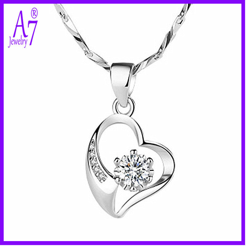 925 Silver Temperament Wild Diamond Studded Hollow จี้รูปหัวใจ JJH4363