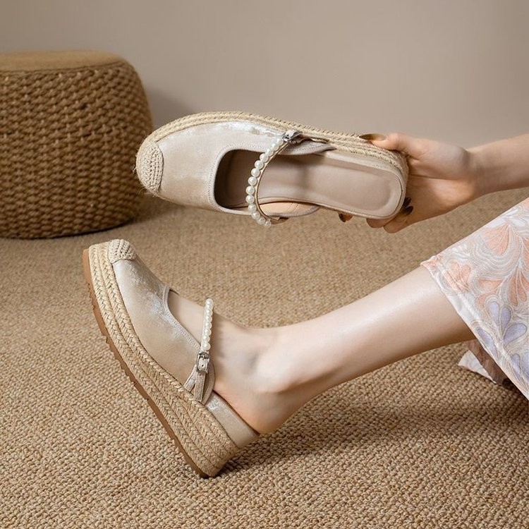 ลิ่ม ส้นรองเท้าแตะผู้หญิงเวอร์ชั่นเกาหลีแฟชั่นทอนิ้วเท้าปกระบายอากาศรองเท้าแตะส้นสูงลําลองขนาด35-40