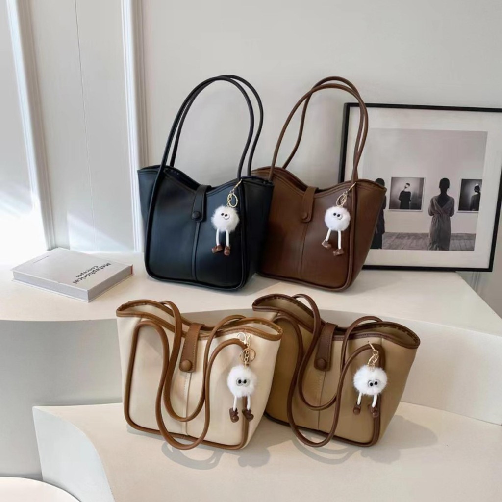 【พร้อมส่ง】miss bag fashion กระเป๋าสะพาย ดีไซน์ไม่ซ้ำใคร ทันสมัย เหมาะสำหรับกลุ่มแฟชั่นใหม่ในปี 2024