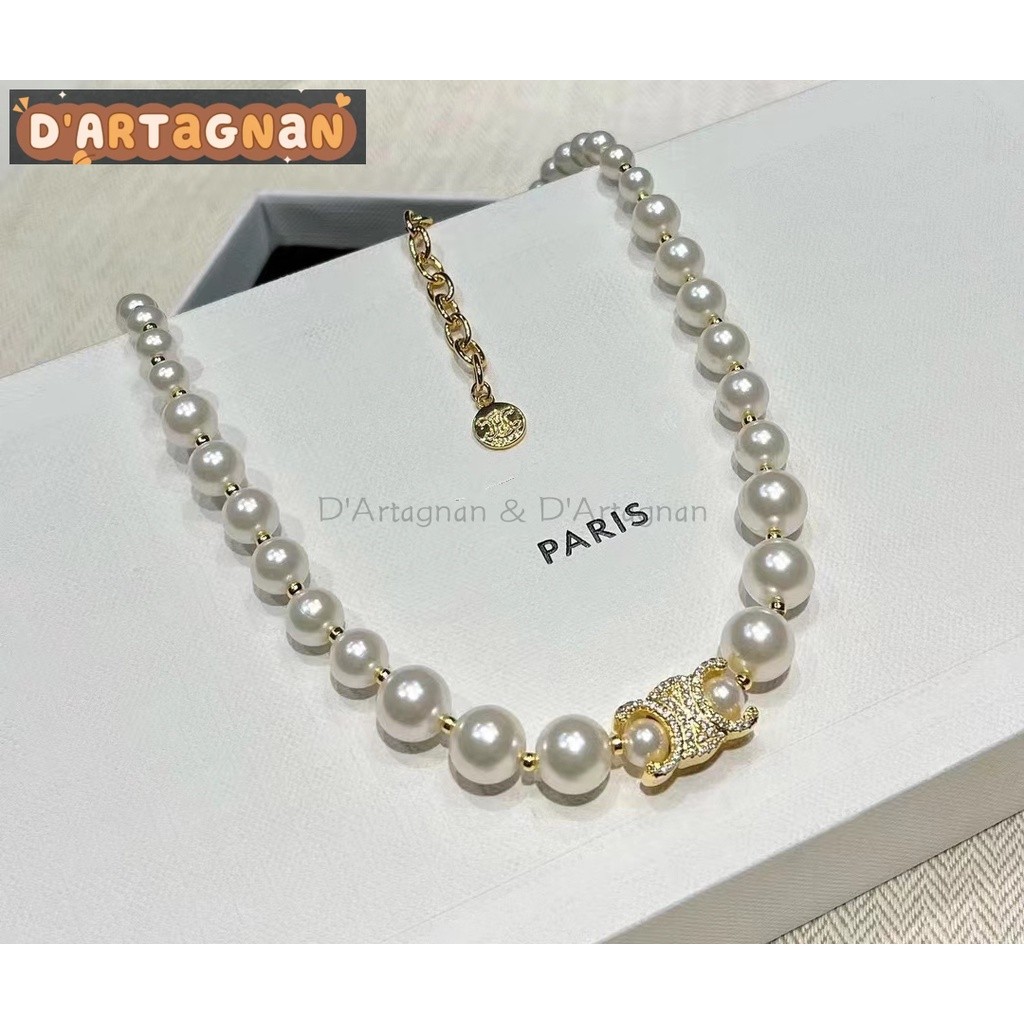 {Boutique Spot} CE Arc de Triomphe Pearl Necklace Diamond LOGO Gold Face Brass Gold-Plated with Steel Seal คุณภาพสูงเกาหลี 2023 สไตล์ใหม่ Retro Elegant Retro แฟชั่น Non-Fade สร้อยคอผู้หญิง