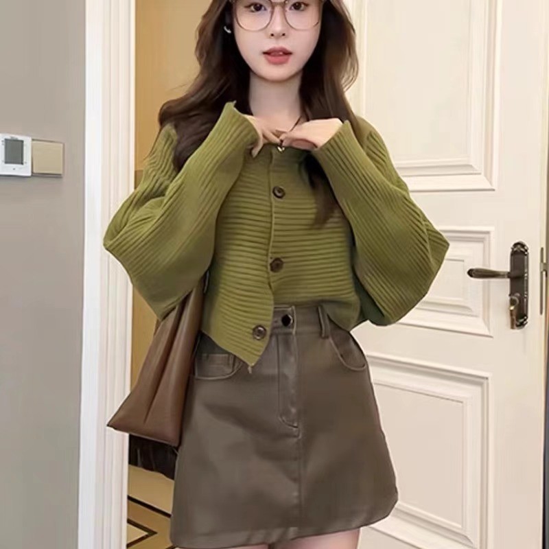 เสื้อสเวตเตอร์แขนยาวคอกลมกระดุมสไตล์เกาหลีสำหรับผู้หญิงเสื้อคาร์ดิแกนถักดีไซน์เฉพาะกลุ่มแฟชั่นใหม่