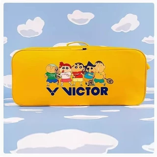 Wickdo VICTOR กระเป๋าแบดมินตัน Crayon Shin-Chan Co-Branded BR5601CS กระเป๋าเป้สะพายหลังสี่เหลี่ยมกระเป๋าสะพายแนวทแยงความจุขนาดใหญ่เทนนิสมัลติฟังก์ชั่น