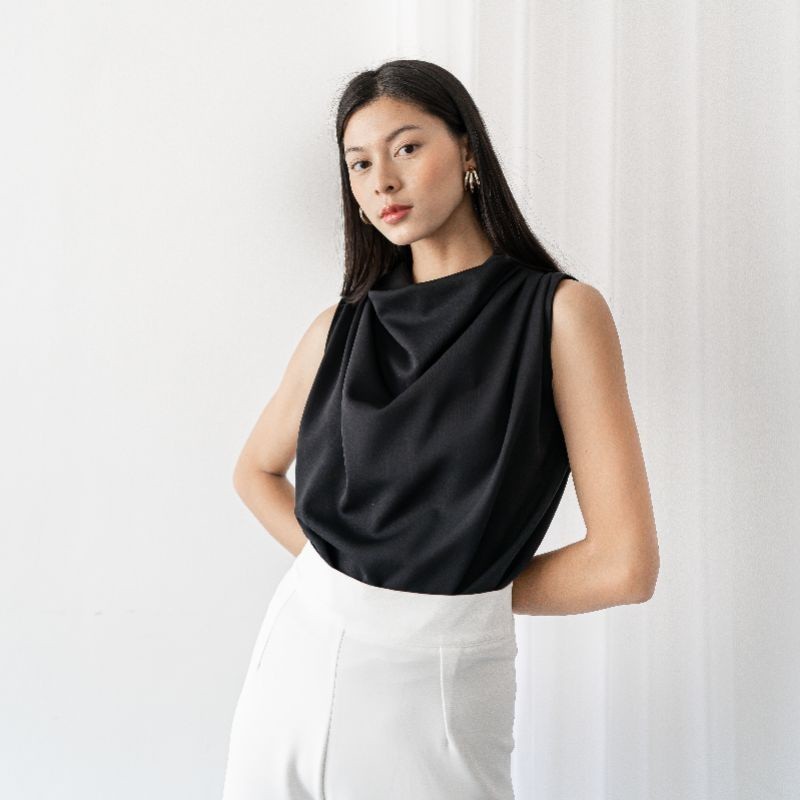 Rhei Collection - Oslo Top Black | เสื้อคอเต่าผู้หญิง Pinterest Chic Style Top สีดํา BL D023