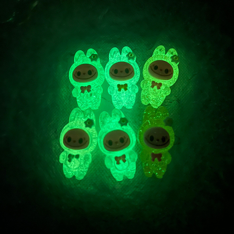10 ชิ้น Luminous Labubu ชุดนอนเรซิ่น Charms สําหรับ DIY (1-206)