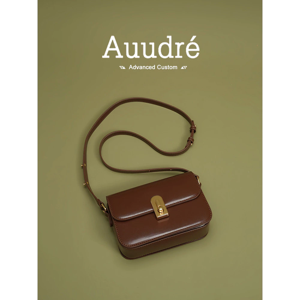 Auure Retro กระเป๋าผู้หญิง 2026 สไตล์ใหม่ฤดูใบไม้ผลิฤดูร้อน All-Match One-Shoulder Messenger กระเป๋าสี่เหลี่ยมเล็กกระเป๋า