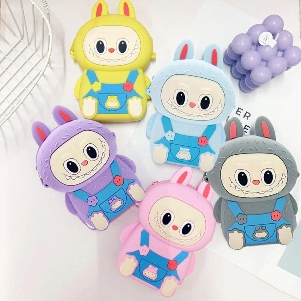 กระเป๋า Labubu ลาบูบู้ Crossboday กระเป๋าซิลิกาเจล สายรัดปรับได้ กระเป๋าสะพาย กันน้ำ ลายตุ๊กตา ใส่เหรียญ มือถือ ของใช้