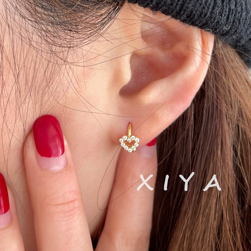 Xiya Fashion Simple Diamond-studded ต่างหูวงกลมหัวใจ Classy All-Match ต่างหูเพทาย