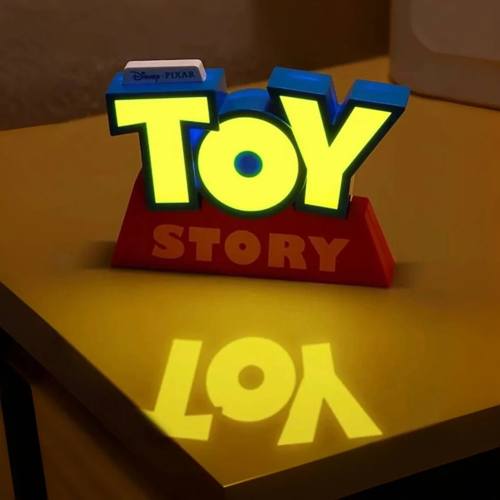 MINISO MINISO สินค้าพรีเมี่ยม Disney Pixar LED Night Light เครื่องประดับ Cinnamon Dog Kuromi อินเทอร์เฟซ USB