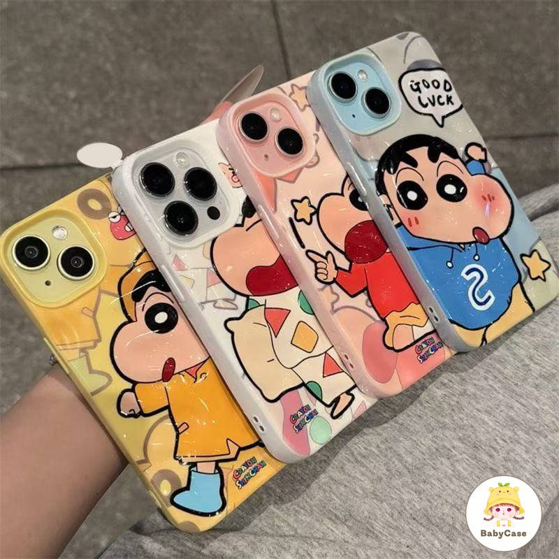 เคสไอโฟน 15 13 สำหรับ iPhone 11 16 13 15 14 12 Pro Max 15 14 16 6 6S Plus XR X XS ผ้าคลุมลายการ์ตูนเครยอนชินจังสุดน่ารัก