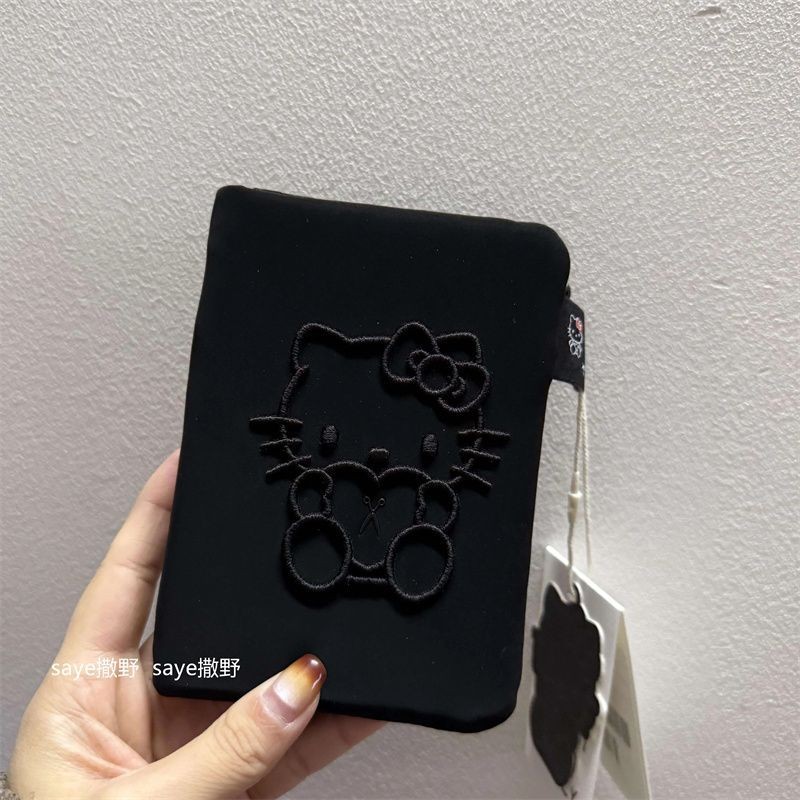 เคสรักHello Kittyสำหรับหนังสือเดินทาง กันกระแทก จัดเก็บบัตรและเอกสารขณะท่องเที่ยว