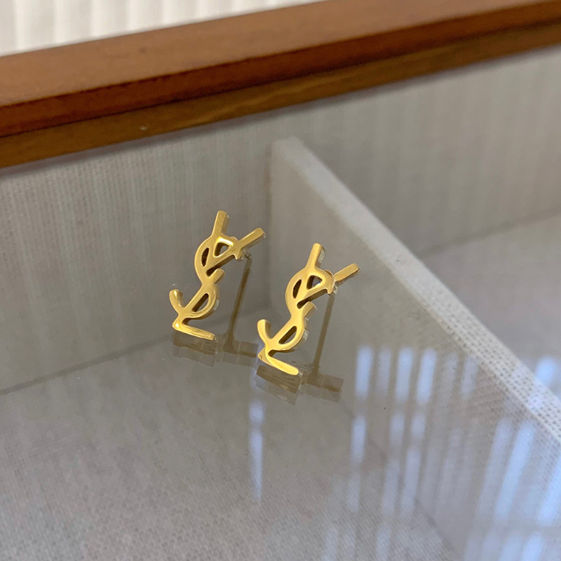 ต่างหูไทเทเนียม สไตล์เรียบหรู เหมาะสำหรับทุกโอกาส