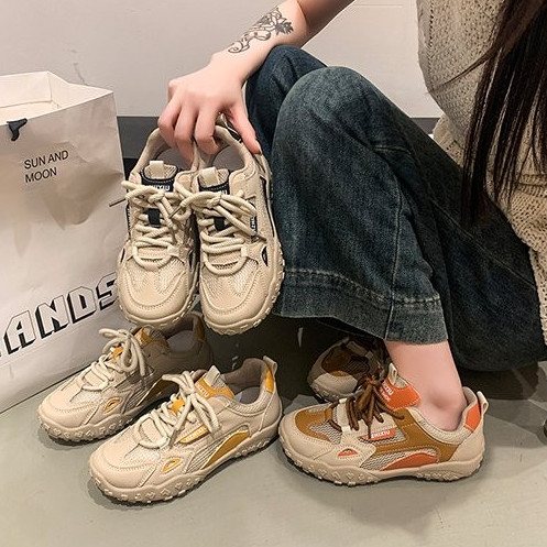 รองเท้าผ้าใบสไตล์ใหม่สำหรับวันพักผ่อน ออกแบบมาให้สวมใส่ง่าย และระบายอากาศได้ดี มีเทคโนโลยีกันลื่น ผลิตจากโรงงานคุณภาพ