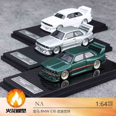 พร้อมสต็อก NA 1: 64 BMW BMW E30 Modified Wide Body Limited Resin Model