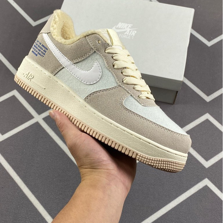 Nike Air Force 1 low รองเท้าผ้าใบหนังกลับสีขาวสีน้ําตาล