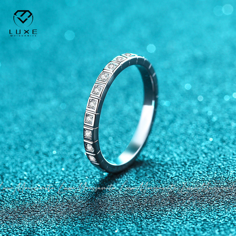 จริง Moissanite 0.165CT ครึ่งวงกลม Eternity รอบตัดสีขาว D Designer สไตล์แหวน S925 เงินสเตอร์ลิงพร้อมการรับรอง GRA สามารถ Pass Test สําหรับหมั้นงานแต่งงาน