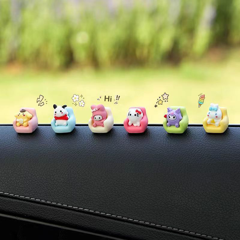 5ชิ้นน่ารักล็อตโซ่สร้างสรรค์ลายการ์ตูนรถเต้าเสียบอากาศส่วนบุคคลตกแต่งแฟชั่น สแน็ป-บน นําทางโทรศัพท์มือถือสนับสนุนยืนอุปกรณ์เส