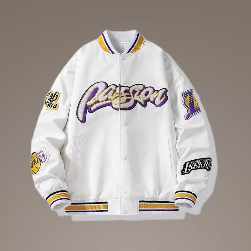 ชุดเบสบอลผู้ชายฤดูใบไม้ผลิฤดูใบไม้ร่วงปักอเมริกัน สูง ถนน เย็บแจ็คเก็ต เลเกอร์ส สีม่วงสีทองจับคู่หลวมเครื่องบินทิ้งระเบิดแจ็คเก็ต พร้อมสต็อกจัดส่งเร、棒球服男春秋刺绣美式高街拼接夹克湖人紫金配色宽松飞行员夹克外套