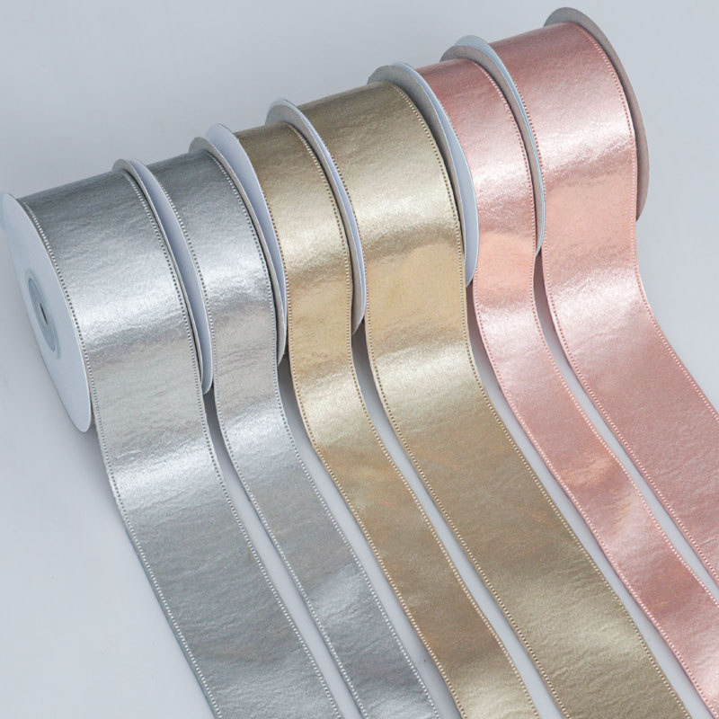 กว้าง2.5/4เซนติเมตรความยาว10ปี ด้านเดียวเงาโพลีเอสเตอร์สีบริสุทธิ์ซาตินริบบิ้นแฮนด์เมด ทําเอง ดอกไม้บรรจุภัณฑ์ของขวัญขอบผ้าแถบตกแต่งวั