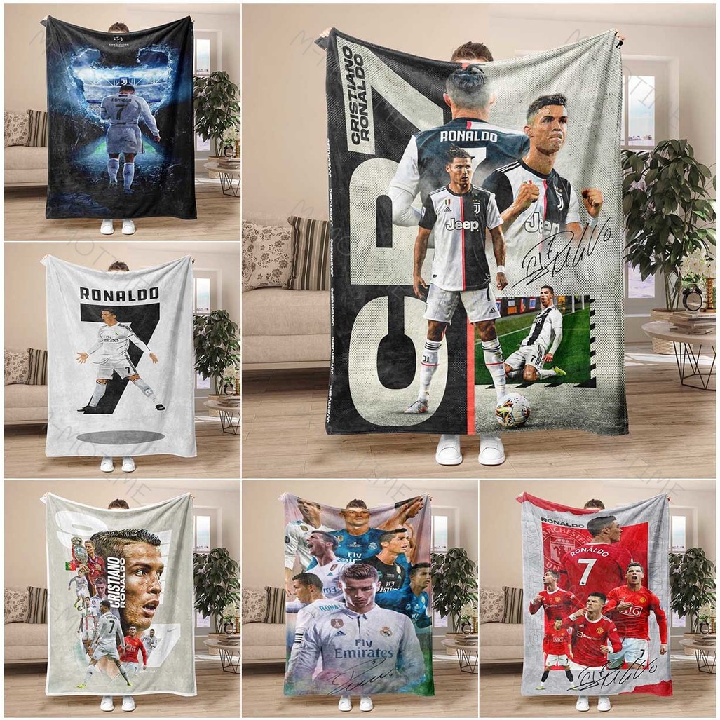 CR7 ผ้าห่มสักหลาดนุ่มลายฟุตบอล HD เหมาะสําหรับโซฟา Nap Travel หรือห้องนอนใช้ Cozy โยนของขวัญที่สมบูรณ์แบบสําหรับแฟน Ronaldo