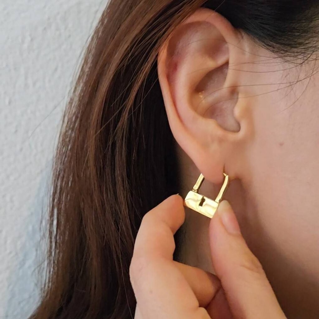 (WELRY.acc) พร้อมส่ง ต่างหูแม่กุญแจ รุ่น Lock Charm